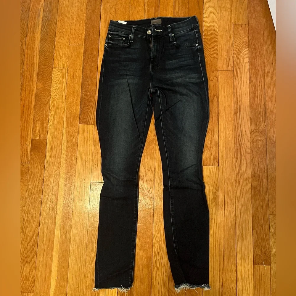 Looker High-Rise Ankle Fray Skinny Jeans in Tongue And Chic - Picture 8 of 9